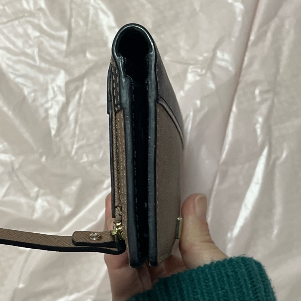 Kate Spade Brown Textured Wallet - Picture 12 of 16